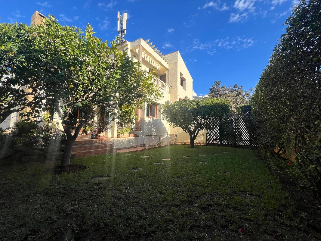 Te koop Villa in Salé met Tuin en Garage