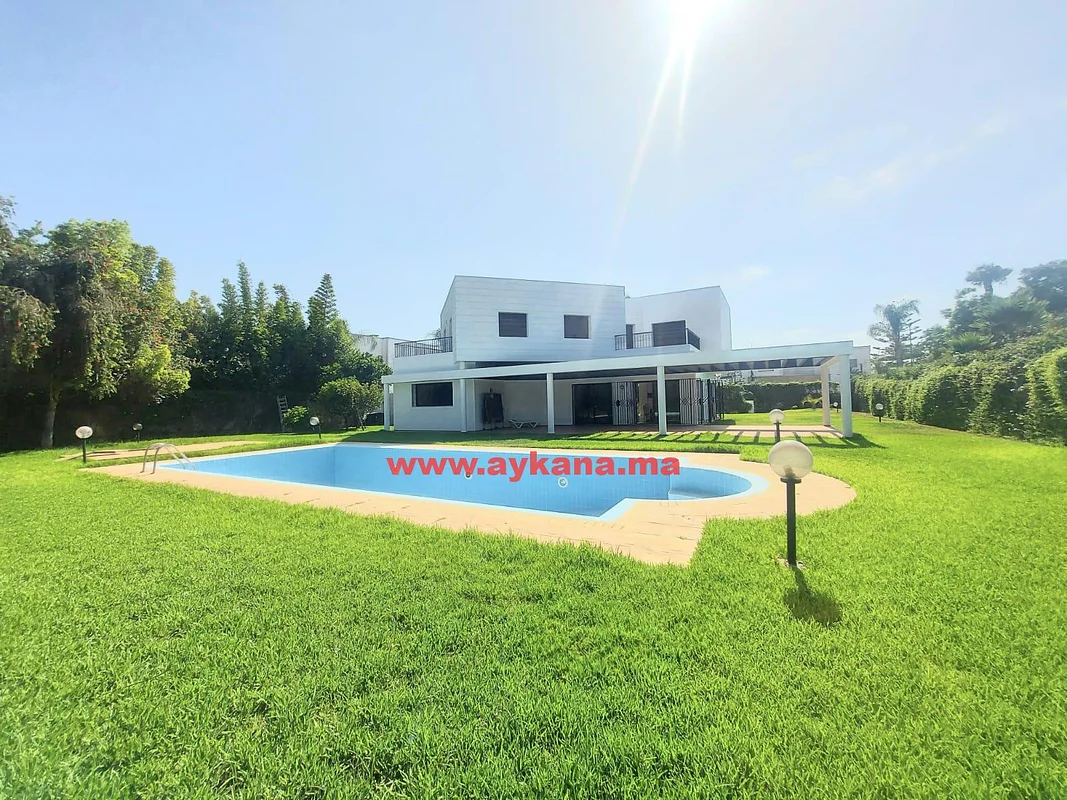 Te Koop Villa in Salé met Tuin en Zwembad