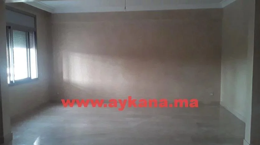 شقة للبيع في سكيرات بلاج REF 2526