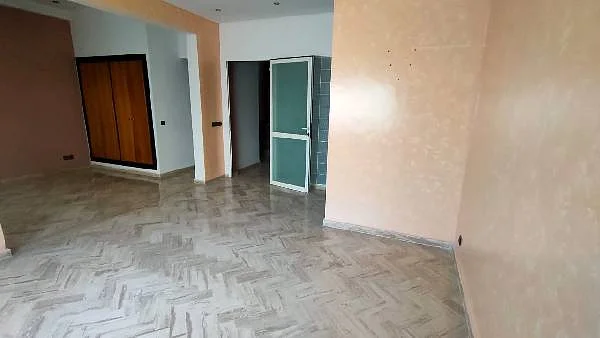 Kantoor te huur in Hassan