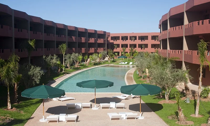 Luxe Appartement met 2 Balkons en Zwembad