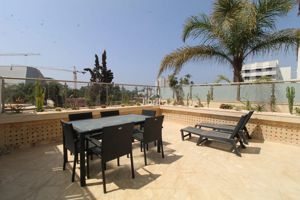 Ruim appartement met privéterras in het hart van Agadir