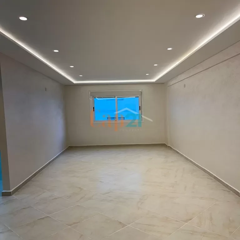 Te Huur: Leeg Appartement voor Lange Termijn in Trial Atlas, Dichtbij Belangrijke Wegen