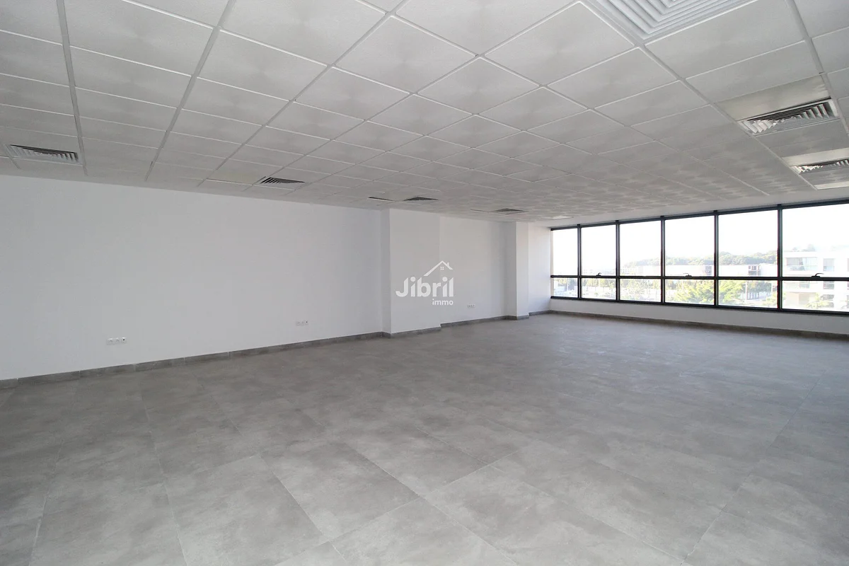 Ruim en modern kantoor te huur in Founty, Agadir