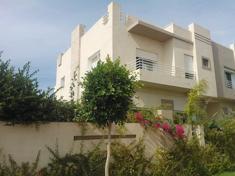 Te koop: moderne villa met tuin in Fès, Route Ain Chkef