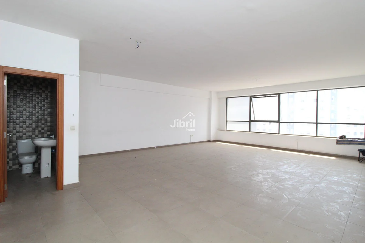 Plateau bureau de 65m² sur l’avenue Moukawama, Agadir