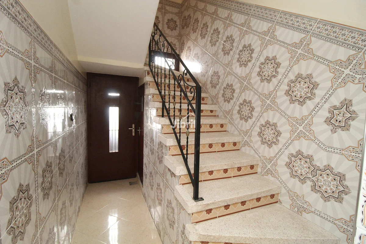 Te koop: Huis in Lakhiam met Garage en Uitbreidingsmogelijkheden