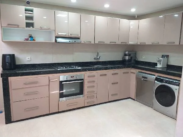 Gemeubelde villa te huur in Harhoura, Temara.