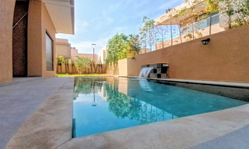 Luxe Villa met Privézwembad en Tuin in Noria Golf