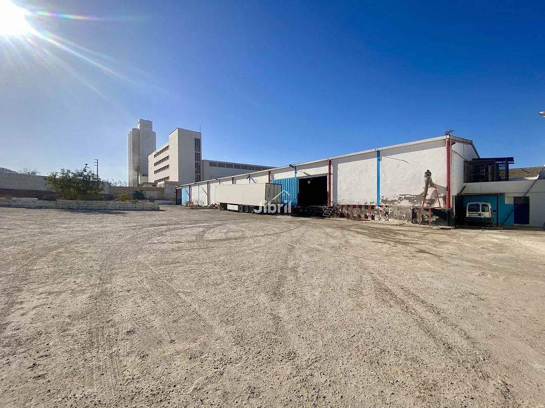 مستودع كبير للإيجار في أغادير أنزا