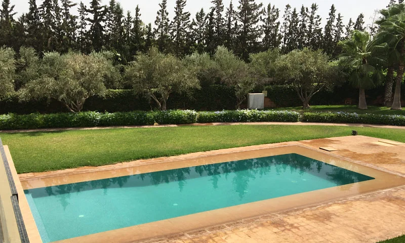 Villa de luxe 650 m2 en location | 6 Ch | 6 SDB | Piscine | Jardin