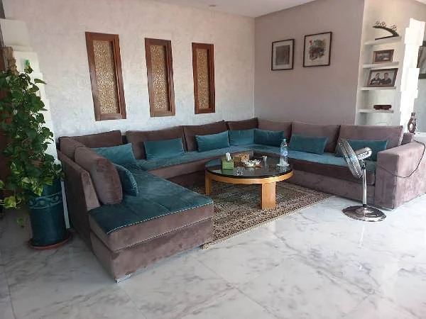 Te huur gemeubileerd appartement met terras in Agdal