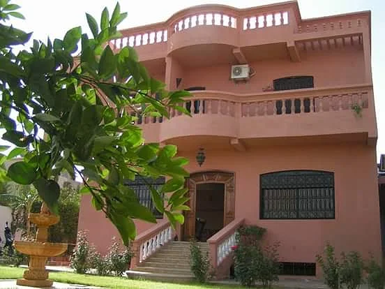 Villa de 528m2 | 8Ch | 7SDB | Jardin | 5 000.000-Dh