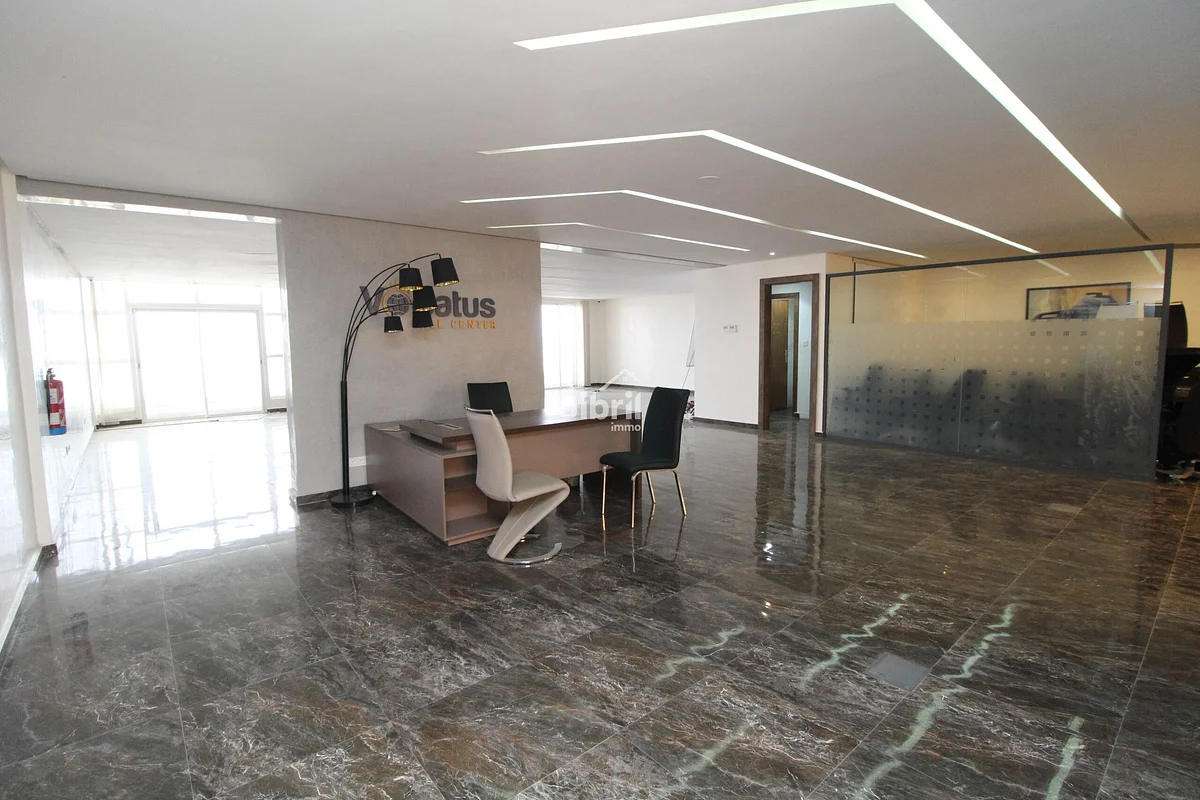 Bureau spacieux à Haut Founty
