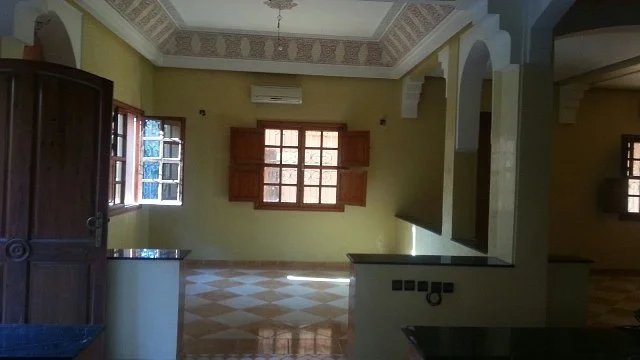 Villa 7 ch | 4 SDB | 4 salons | Jardin | 300m2 | Terrasse | 2.600.000-Dh