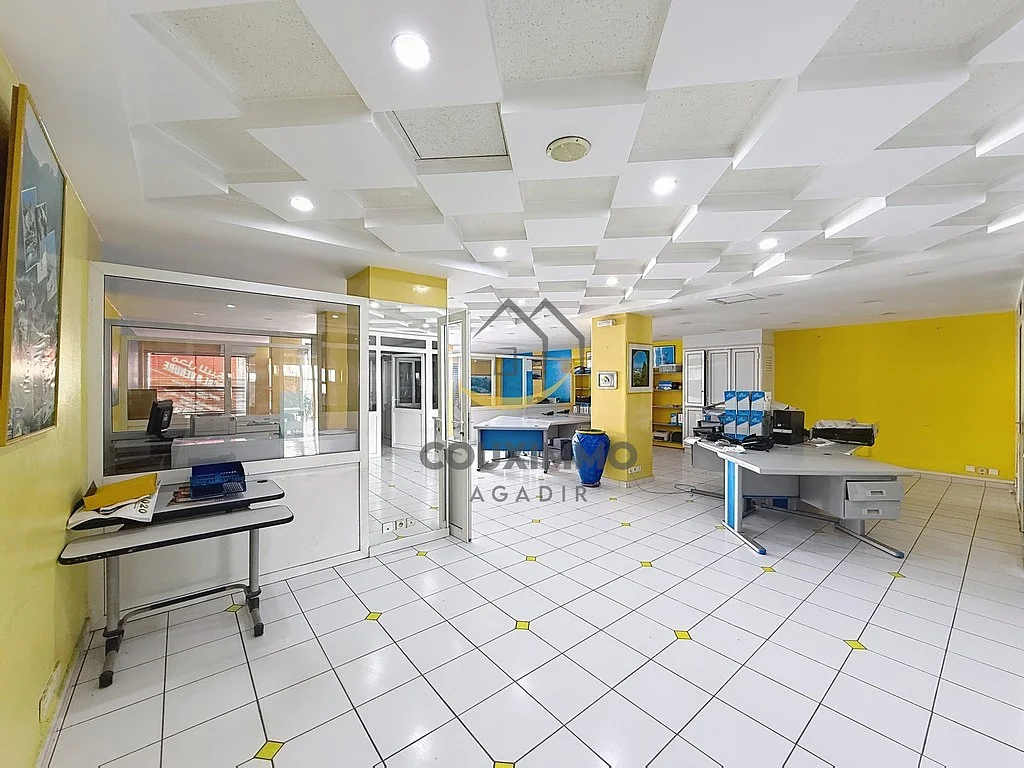 Local hyper centre - Ref B120