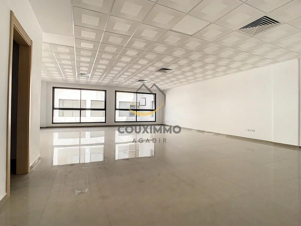 Bureau neuf - Ref B109