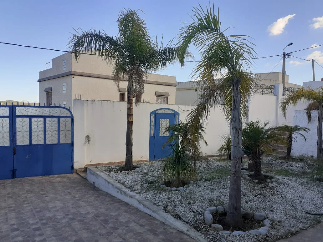 VILLA TE KOOP MET UITZICHT OP DE ZEE - OUED ALYENE