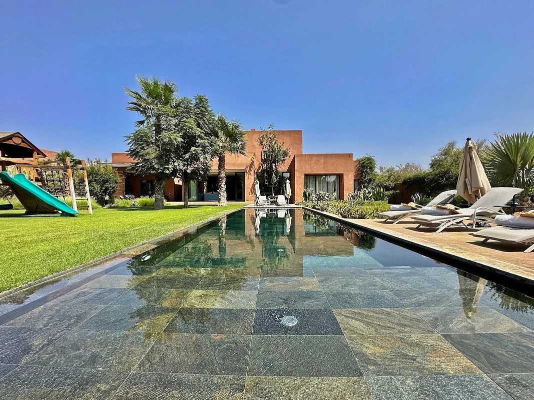 فيلا تيروس 2