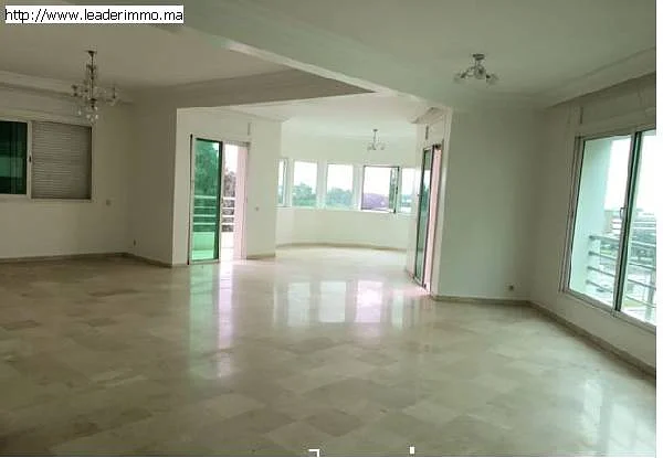 Appartement te huur in Rabat Haut Agdal met Balkon | Domio.ma