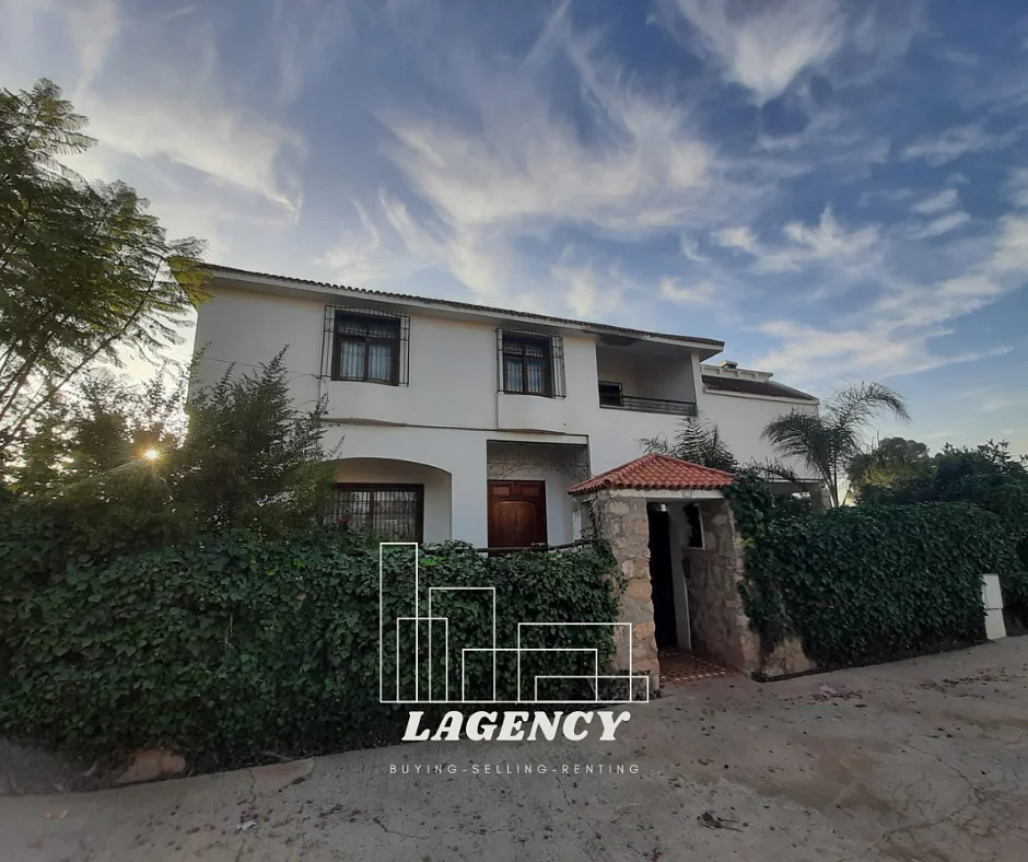 Villa met Groot Perceel Te Koop – Meknès, Plaisance