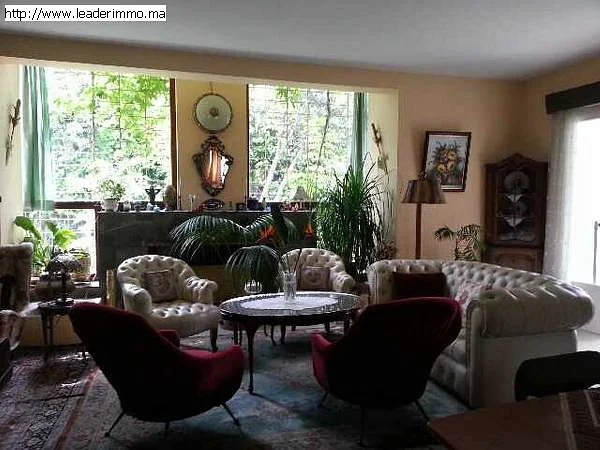 فيلا فاخرة للبيع في الرباط - حي أكدال | Domio.ma