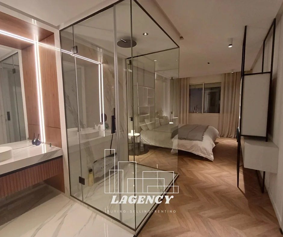 Te Koop: Uitzonderlijk Appartement van 300 m² met Zijzeezicht in Ain Diab, Casablanca