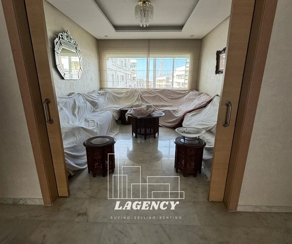 Te Koop: Ruim Appartement in Hay Riad – 216m²