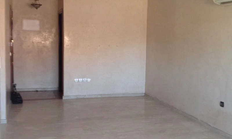 Leeg Appartement met Balkon en Parkeerplaats | Domio.ma