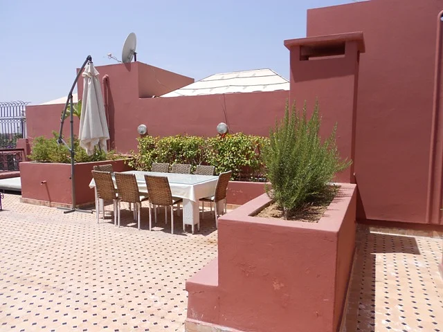 Te Huur Gemeubileerd Appartement met Balkon | Domio.ma