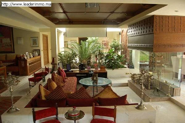 فيلا للبيع في الرباط سويسي