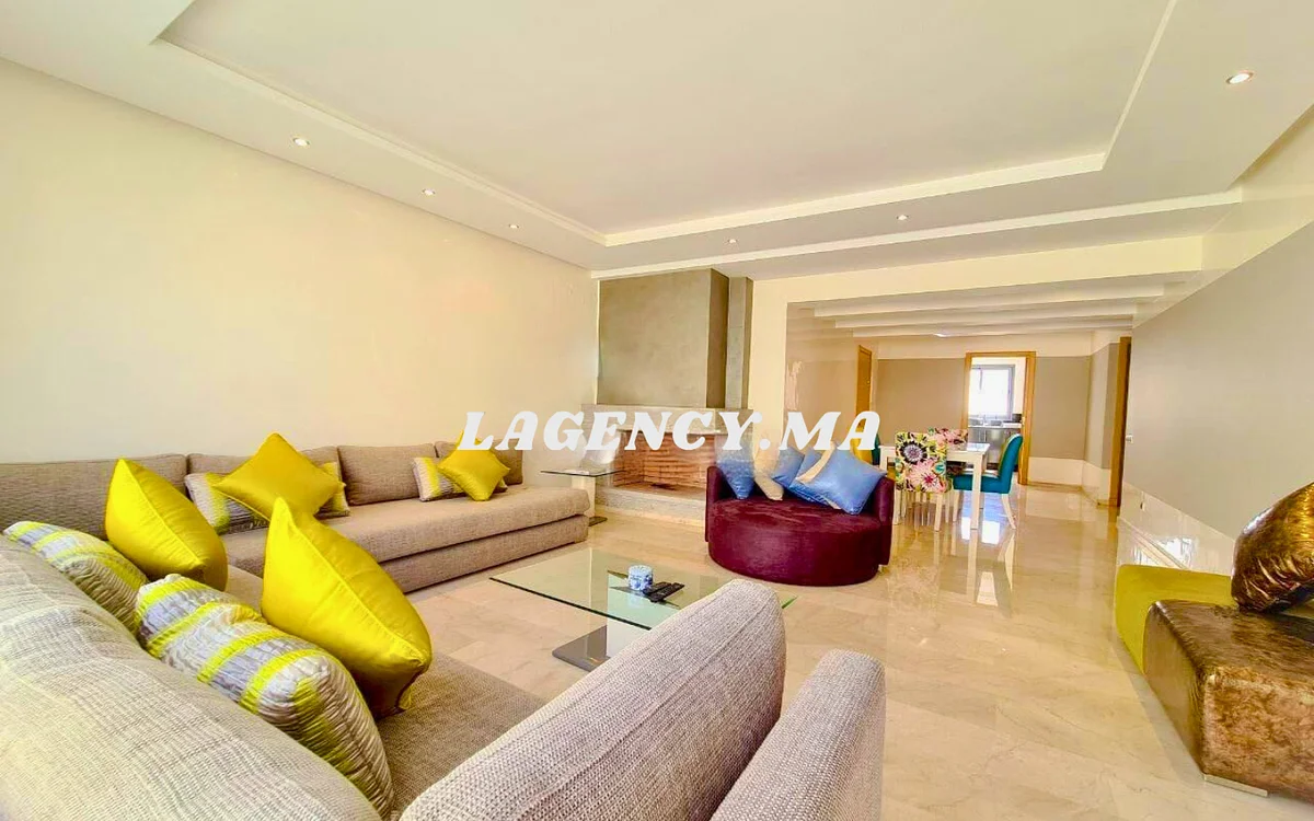 Chic 125 m² Apartment for Rent in Racing