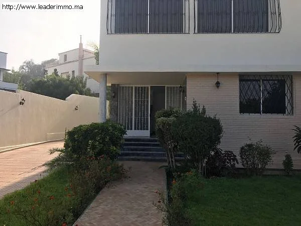Te Huur: Villa met Tuin en Garage in Rabat Haut Agdal