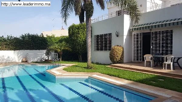 Te Huur: Luxe Villa met Tuin en Zwembad in Rabat | Domio.ma