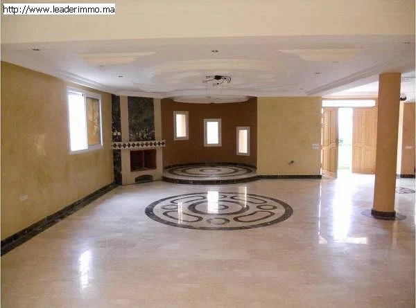 Villa te huur in Hay Riad met tuin en garage