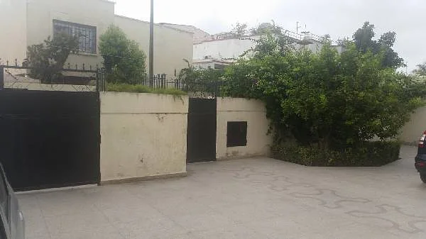 Te koop in Rabat Agdal: Luxe villa met balkon