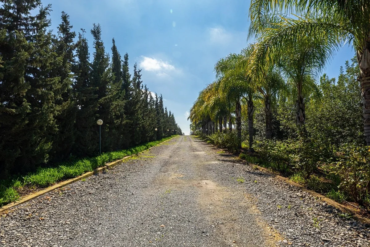 Twee uitzonderlijke villa's op 13 hectare vruchtboomgaarden