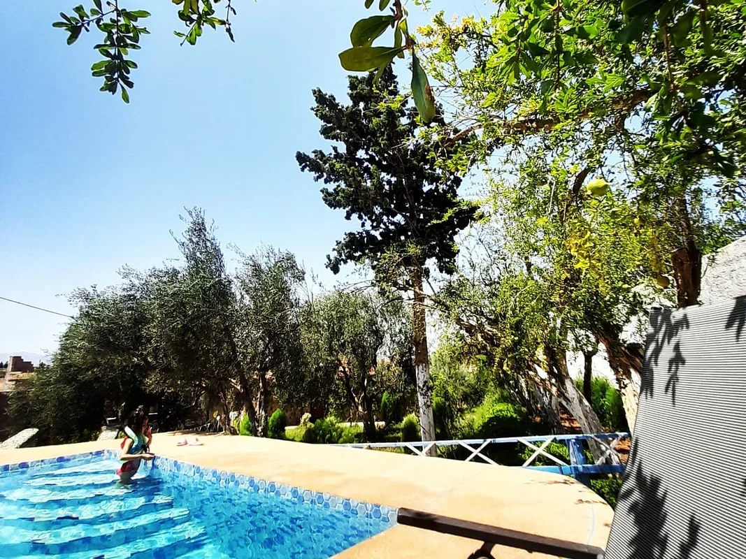 فيلا للإيجار مع مسبح خاص بالقرب من بركان