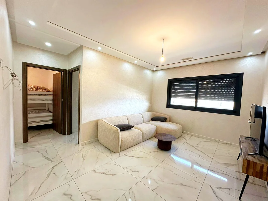 شقة مفروشة للبيع في حي المطار - الناظور