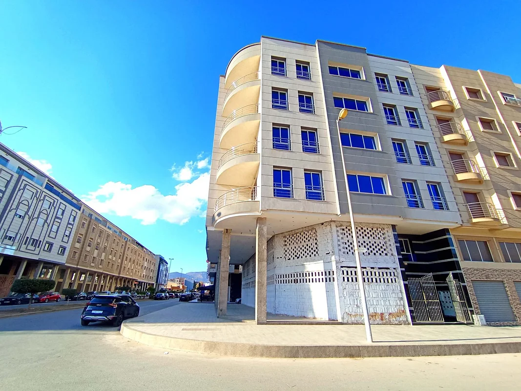 مكتب للإيجار في وسط مدينة الناظور