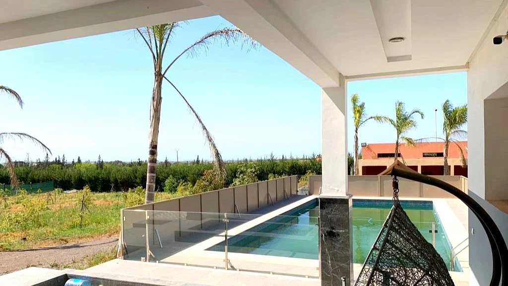 Boerderij te koop met moderne villa in Temara-Rabat