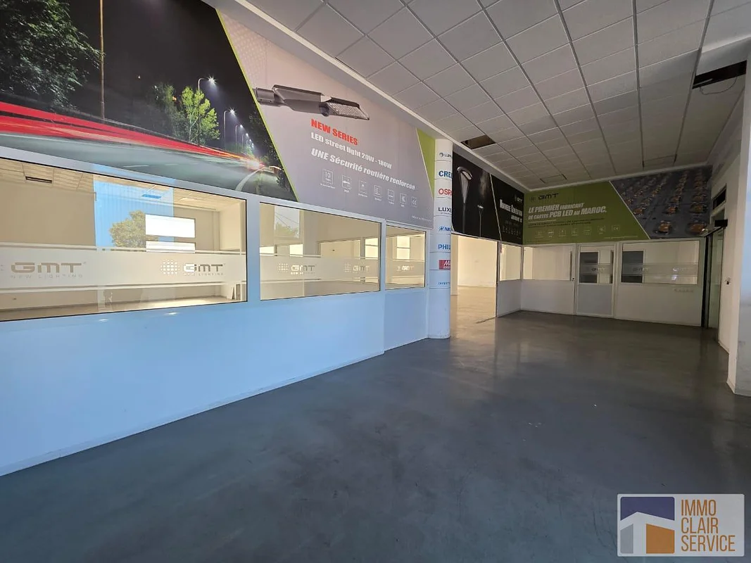 Volledig ingericht magazijn in strategische locatie Salé