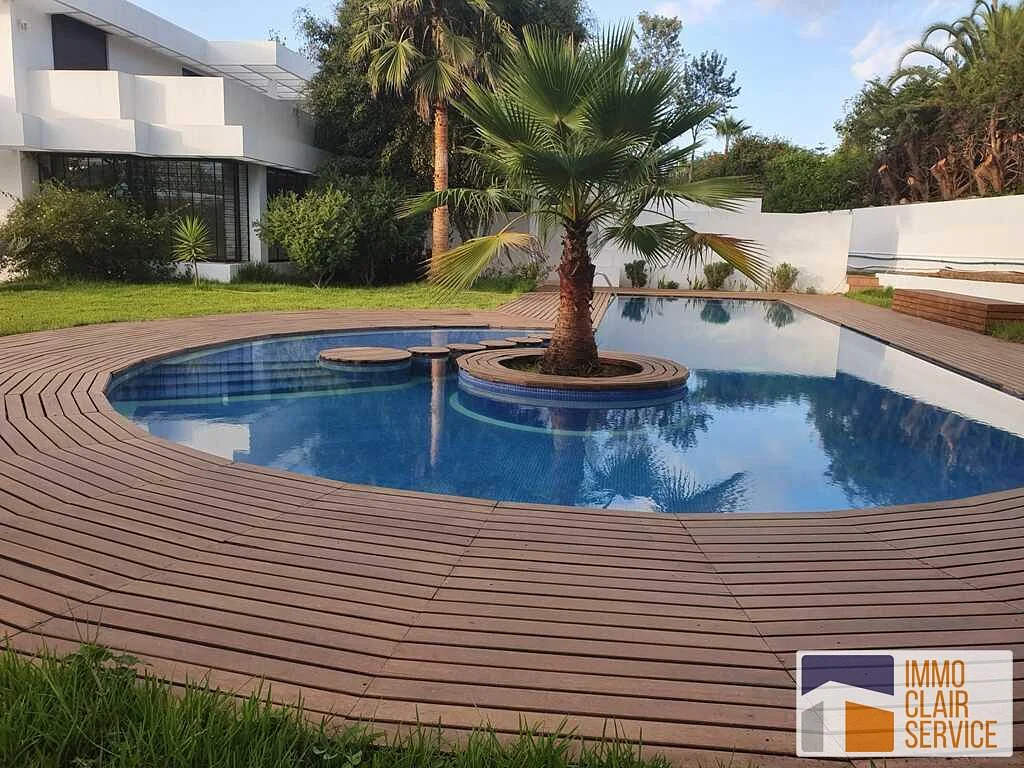 Villa in beveiligde wijk met zwembad in Rabat