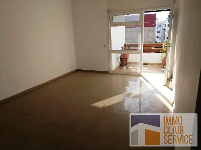 شقة للإيجار بمكتب في الرباط