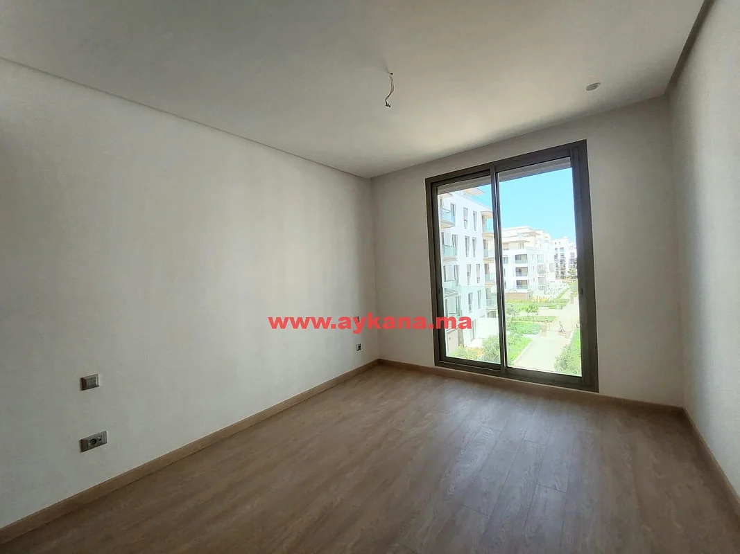Te Huur Appartement in Rabat Souissi met Zwembad