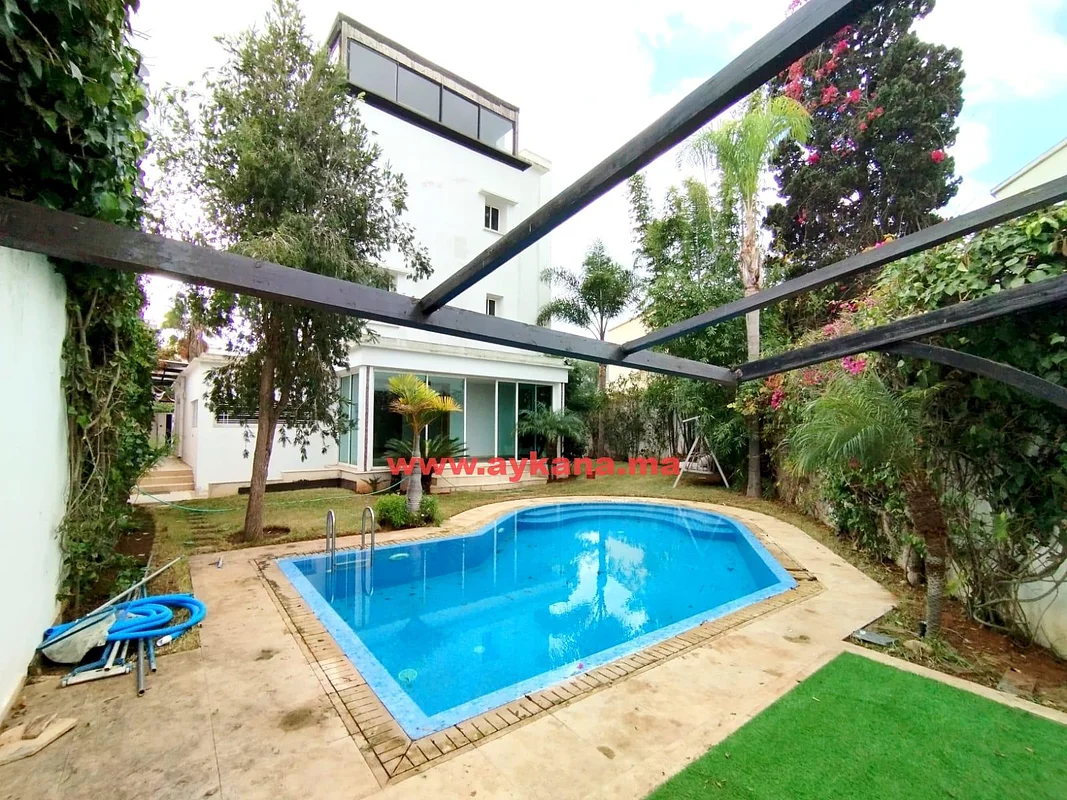 فيلا للإيجار في الرباط حسن مع حديقة ومسبح