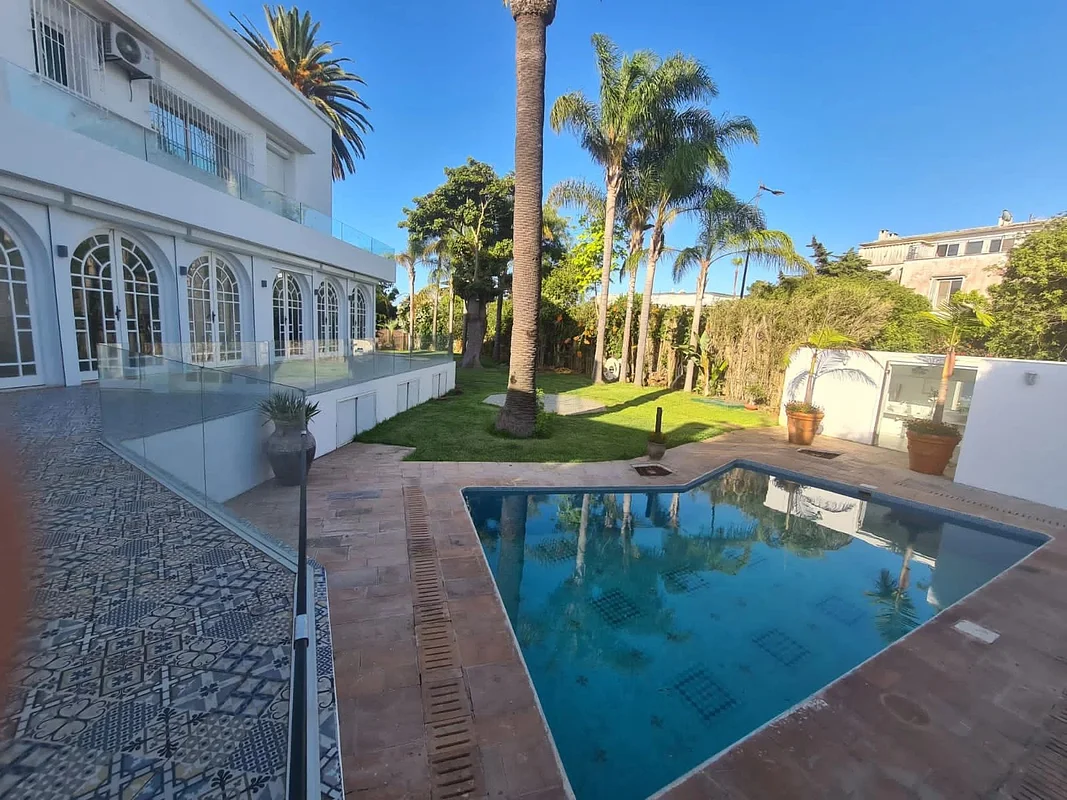 Te Huur Luxe Villa met Tuin en Zwembad in Salé