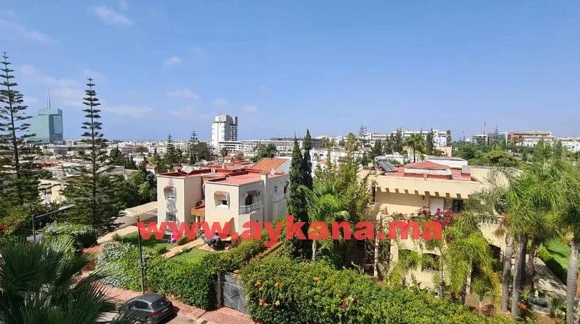 رياض للإيجار في سلا مع شرفة