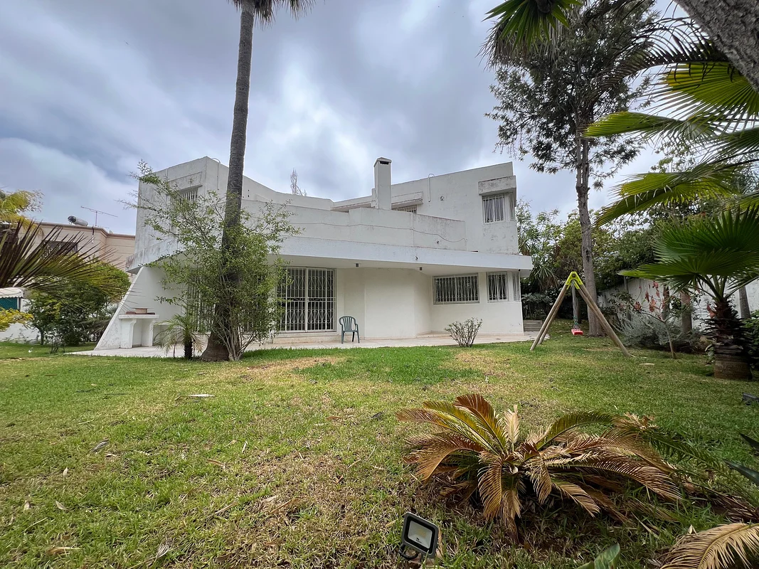 فيلا فاخرة ومشرقة للإيجار في حي الرياض الرباط