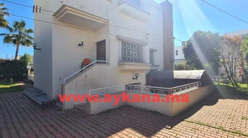 Te huur Villa in Salé met ruime tuin en garage